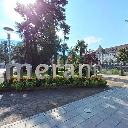 Guest House Merano Bagian luar foto